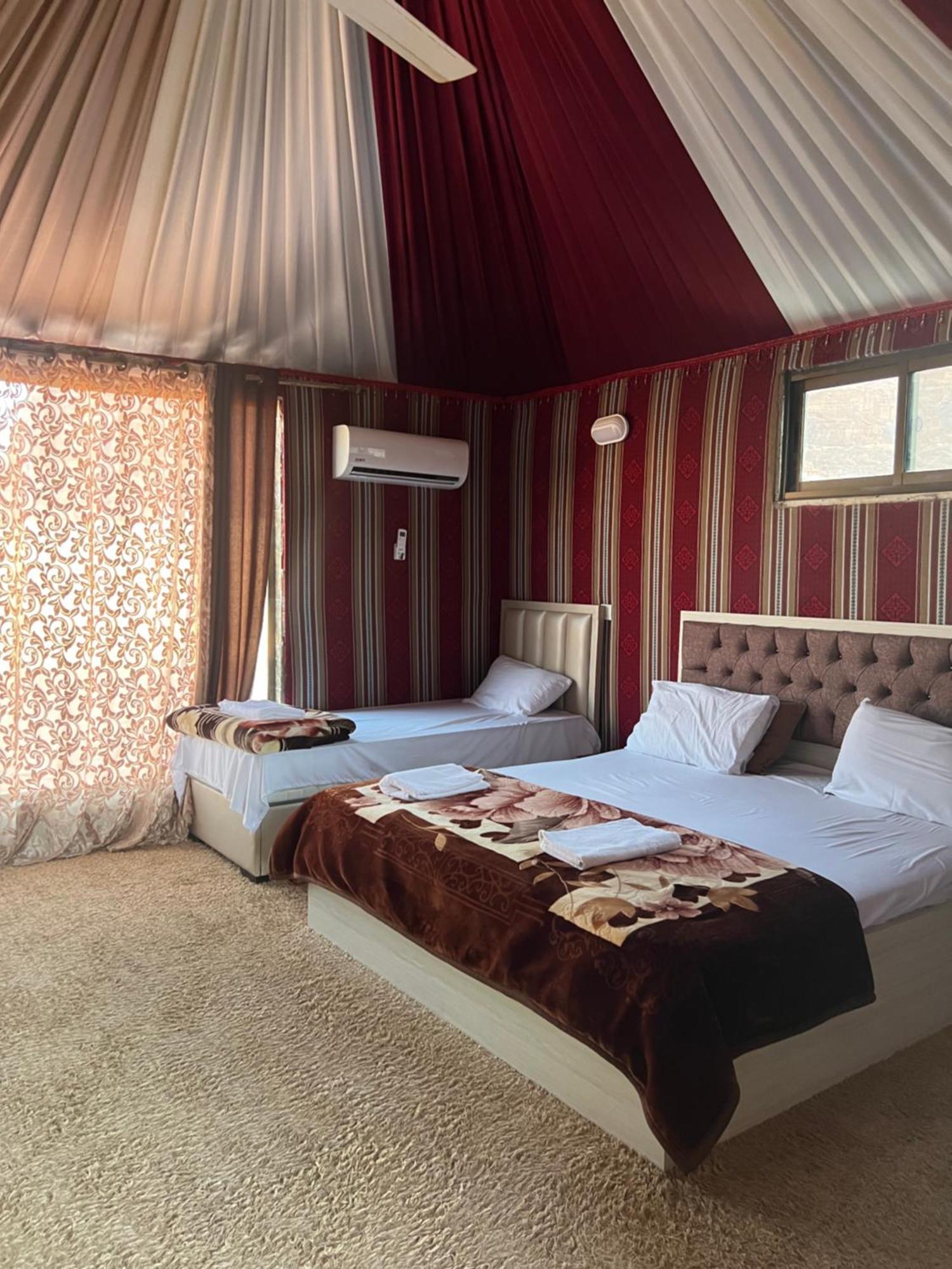 Rum Island Luxury Camp & Bubbles Hotel وادي رم المظهر الخارجي الصورة