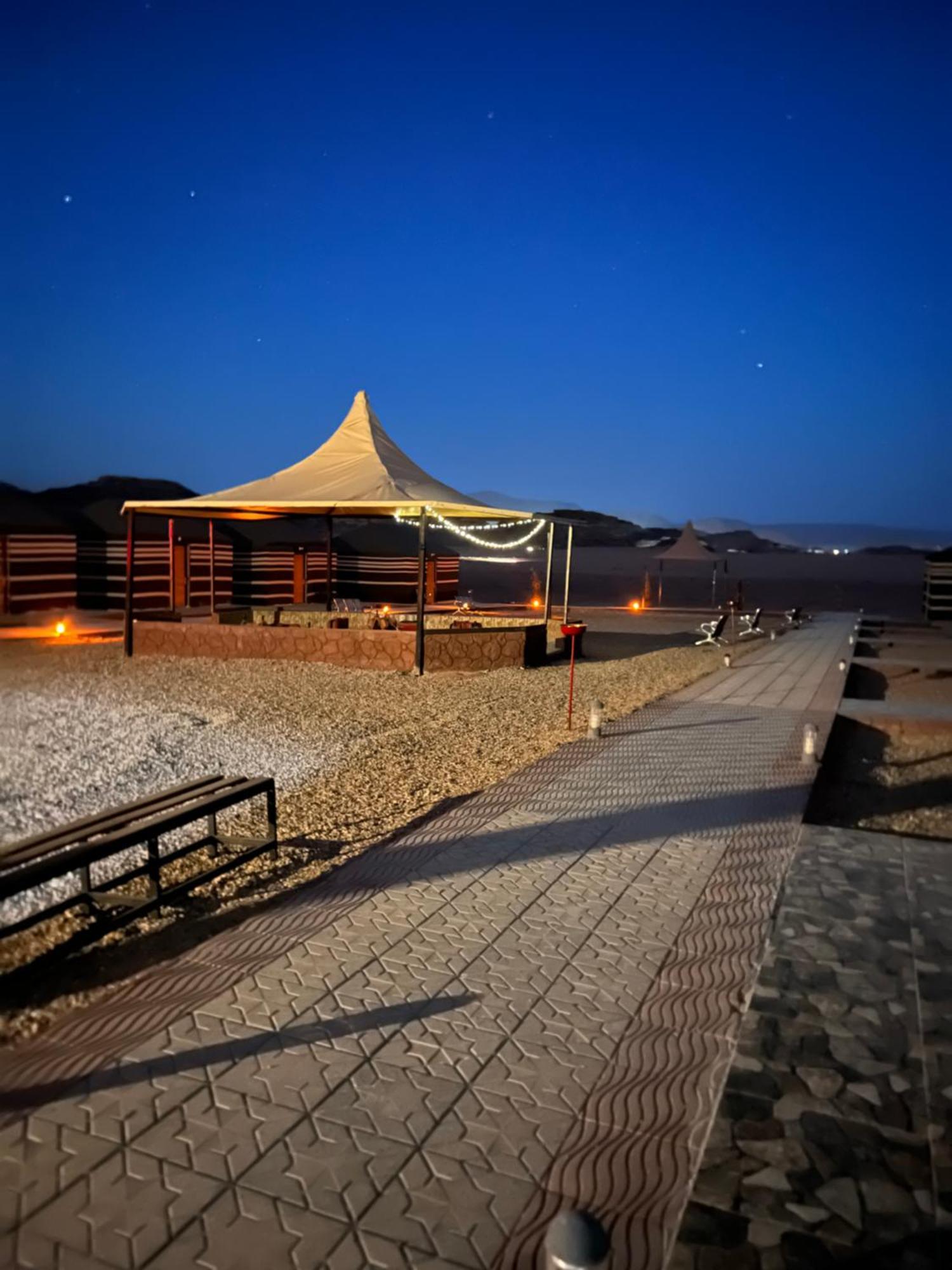 Rum Island Luxury Camp & Bubbles Hotel وادي رم المظهر الخارجي الصورة